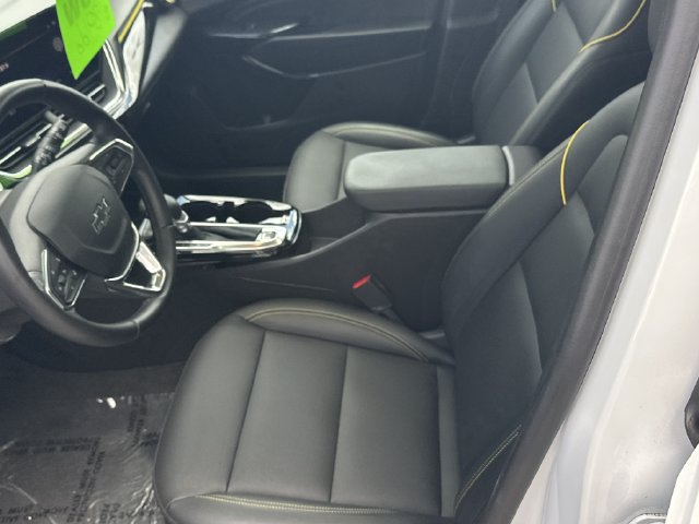 Used 2025 Chevrolet Trax ACTIV w/ Sunroof Package FWD image 16
