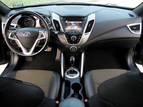 Used 2016 Hyundai Veloster w/ Option Group 02 FWD image 21
