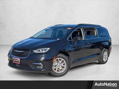 Used 2022 Chrysler Pacifica Touring-L