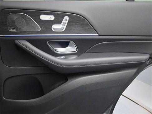 New 2026 Mercedes-Benz GLS 450 4MATIC image 30