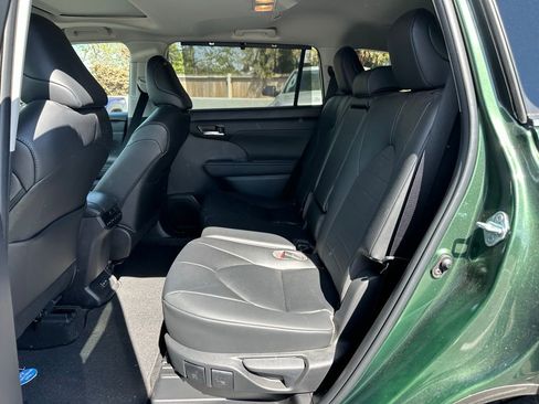 Certified 2023 Toyota Highlander XLE image 9