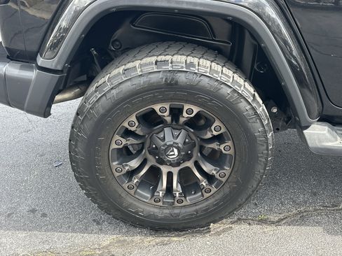 Used 2018 Jeep Wrangler Unlimited Sahara image 20