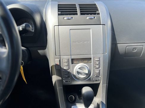 Used 2010 Scion tC FWD image 12