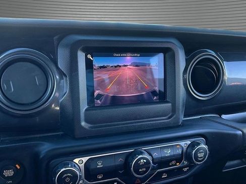 Used 2022 Jeep Gladiator Sport AWD/4WD image 15