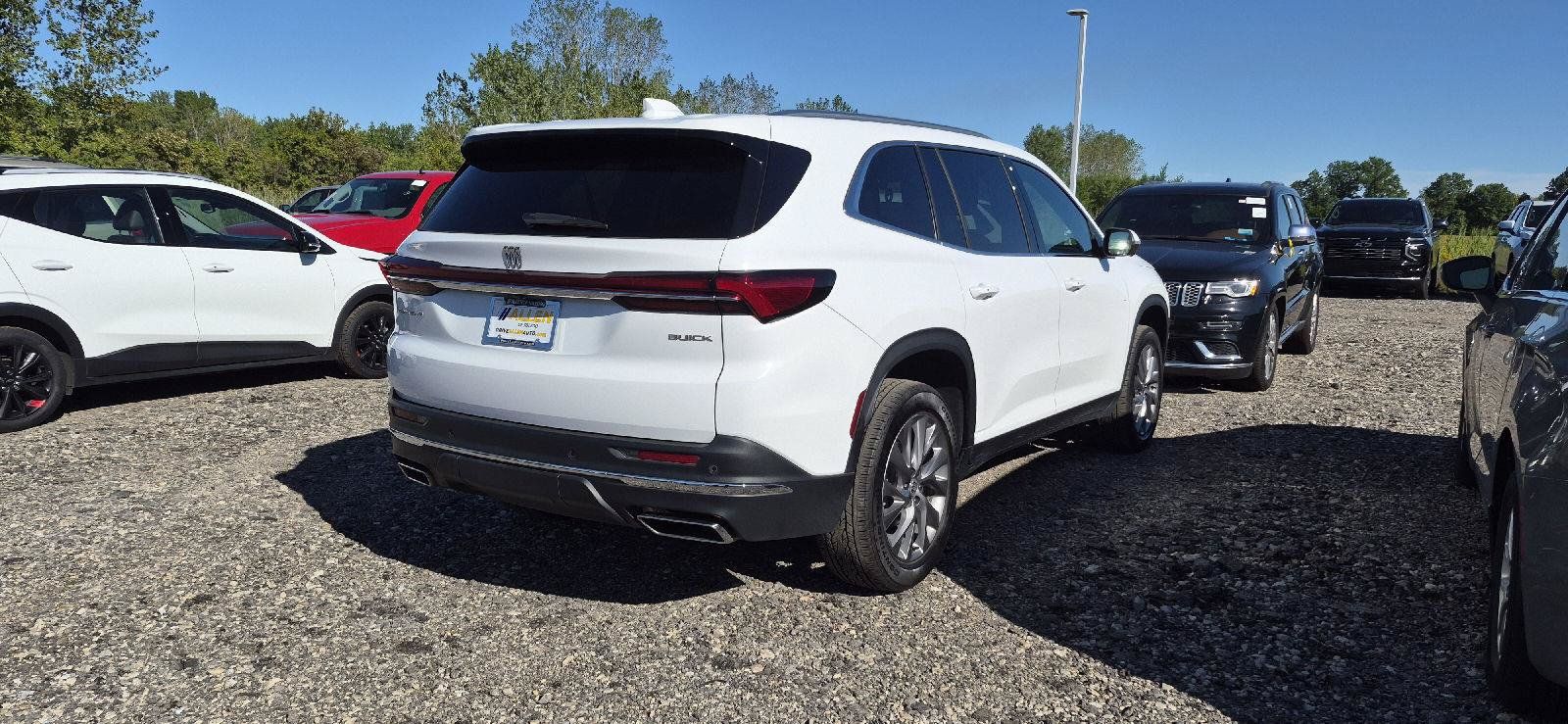 Used 2026 Buick Enclave Preferred FWD image 3