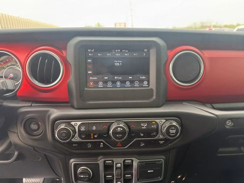 Used 2018 Jeep Wrangler Unlimited Rubicon w/ Steel Bumper Group AWD/4WD image 15