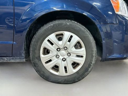 Used 2017 Dodge Grand Caravan SE w/ Power Window Group image 31