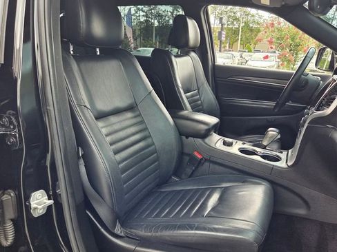 Used 2018 Jeep Grand Cherokee Limited AWD/4WD image 17
