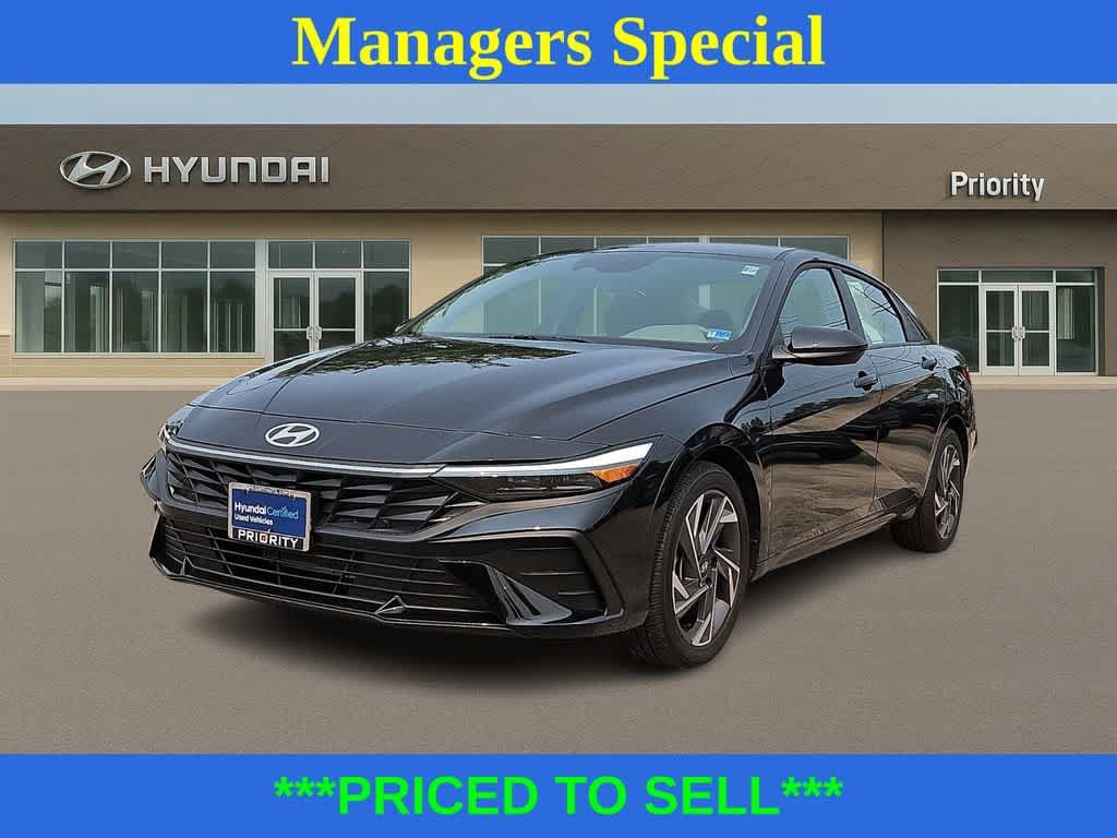 Certified 2025 Hyundai Elantra Sport w/ Cargo Package FWD image 1