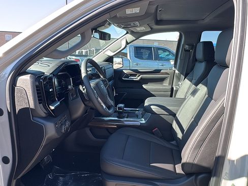 New 2026 Chevrolet Silverado 1500 RST w/ Z71 Off-Road Package AWD/4WD image 6