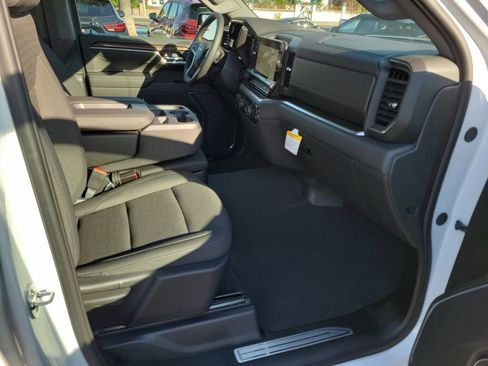New 2026 Chevrolet Silverado 1500 LT image 17
