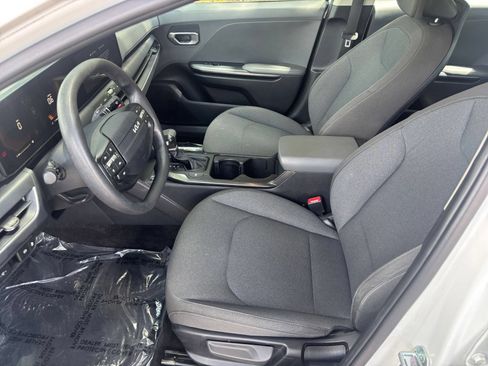Used 2025 Kia K4 FWD image 29