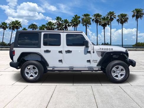 Used 2019 Jeep Wrangler Unlimited Sport S AWD/4WD image 3