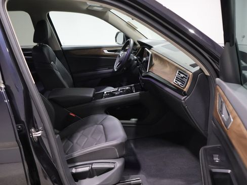 Used 2025 Volkswagen Atlas SE AWD/4WD image 22