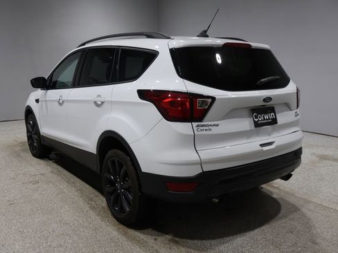 Used 2019 Ford Escape SE image 6