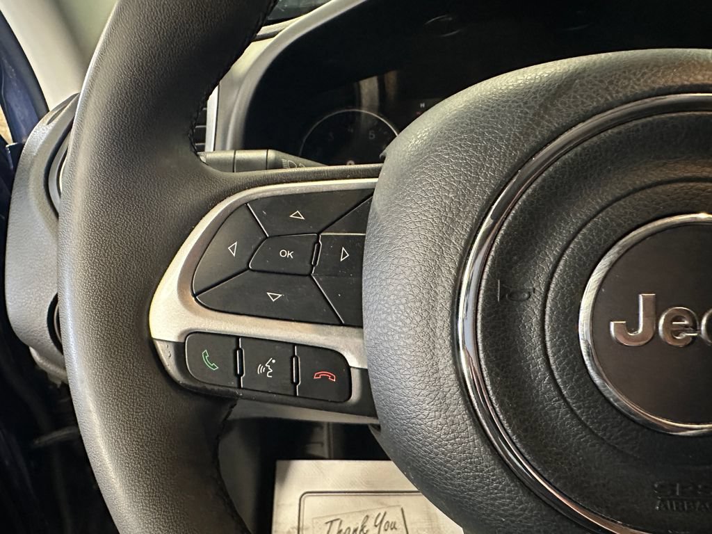 Used 2018 Jeep Renegade Latitude AWD/4WD image 11
