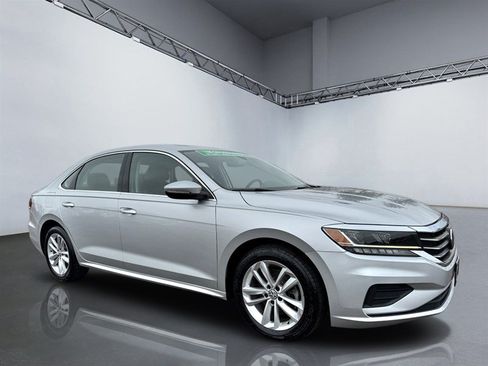 Used 2020 Volkswagen Passat 2.0T SE FWD image 9