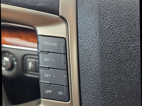 Used 2010 Lincoln MKT AWD image 24