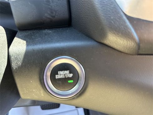 Certified 2021 GMC Terrain SLT w/ Elevation Edition image 17