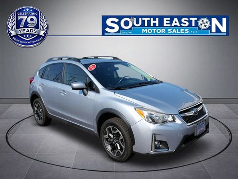 Used 2017 Subaru Crosstrek 2.0i Premium w/ Moonroof Package AWD/4WD image 2