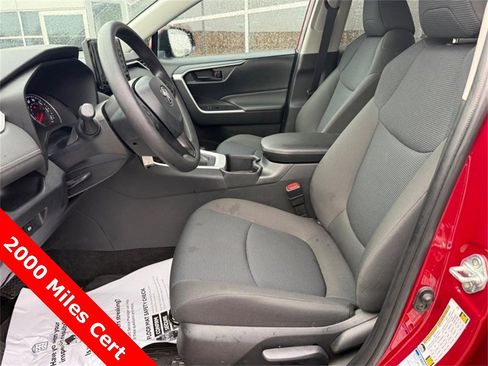 Used 2022 Toyota RAV4 LE image 16