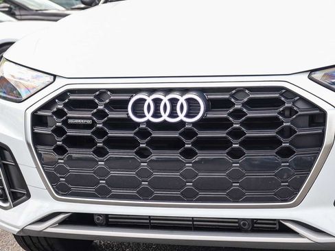 Used 2023 Audi Q5 2.0T Premium w/ Convenience Package AWD/4WD image 8