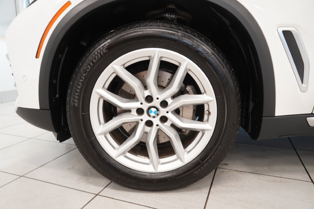 Used 2019 BMW X5 xDrive40i w/ Convenience Package AWD/4WD image 18