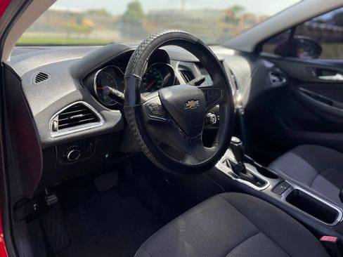 Used 2018 Chevrolet Cruze LT FWD image 21