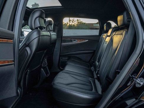 Used 2017 Lincoln MKX Reserve image 16