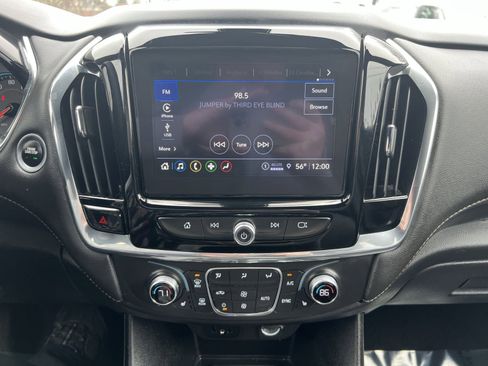 Used 2023 Chevrolet Traverse LT image 18