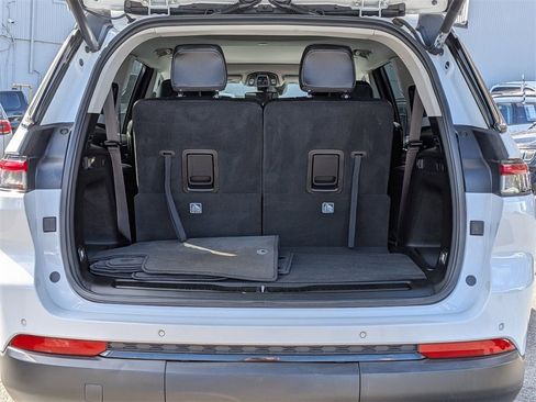 Used 2023 Jeep Grand Cherokee L Limited w/ Black Appearance Package image 9