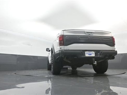 Certified 2018 Ford F150 Raptor w/ Equipment Group 802A Luxury image 31