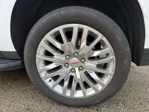 Used 2025 GMC Yukon XL Denali image 7