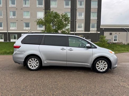 Used 2016 Toyota Sienna XLE w/ Protection Package AWD/4WD image 14