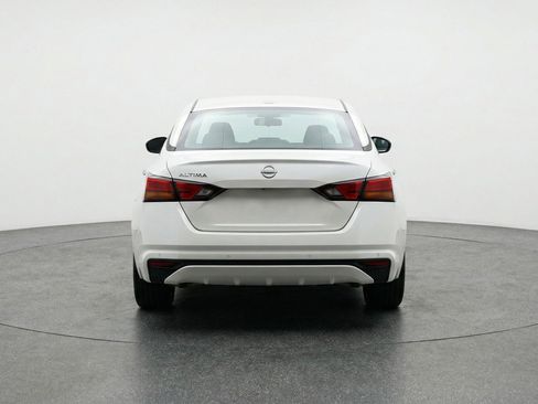 Used 2025 Nissan Altima 2.5 SV FWD image 7