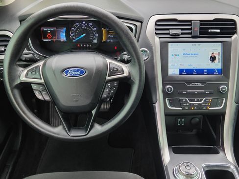 Used 2020 Ford Fusion SE FWD image 21