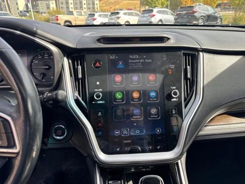 Used 2022 Subaru Outback Limited image 19