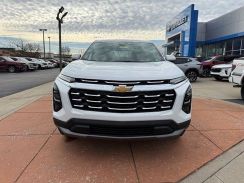 New 2026 Chevrolet Equinox LT image 2