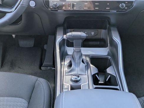 New 2026 Kia Sorento LX FWD image 17