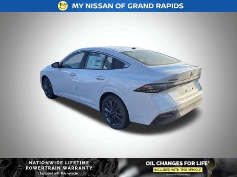 New 2026 Nissan Sentra SL w/ Floor Mat Package FWD image 3