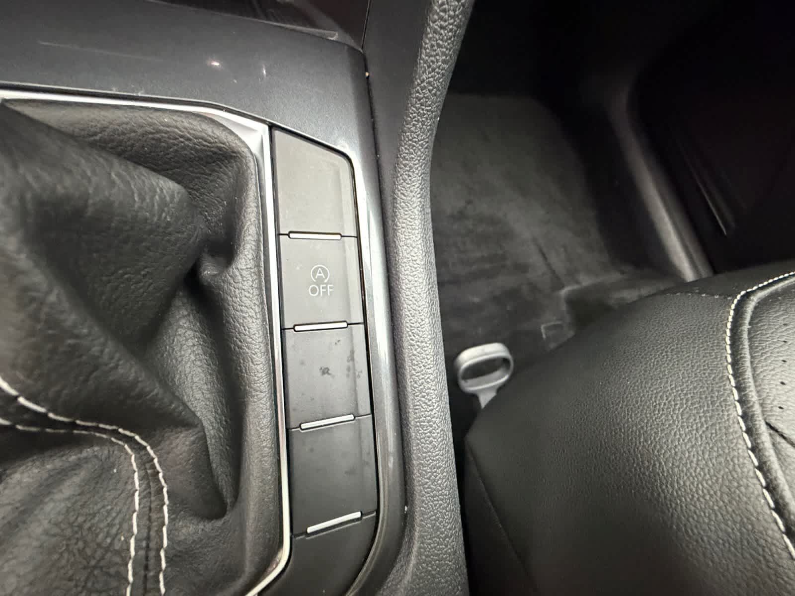 Used 2024 Volkswagen Tiguan SE FWD image 28