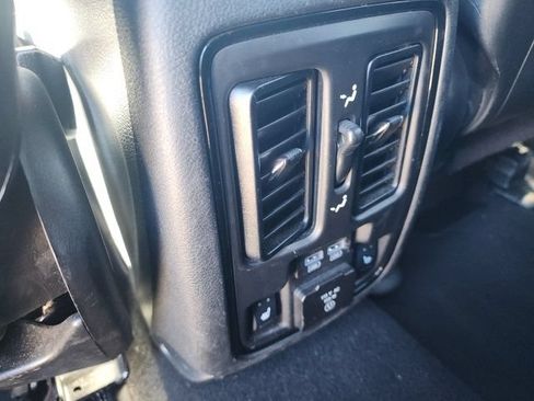 Used 2024 Dodge Durango GT AWD/4WD image 16