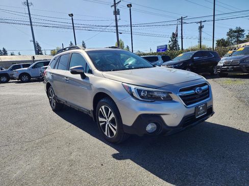 Used 2018 Subaru Outback 2.5i Limited AWD/4WD image 2