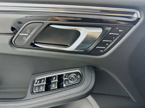 New 2026 Porsche Macan image 11