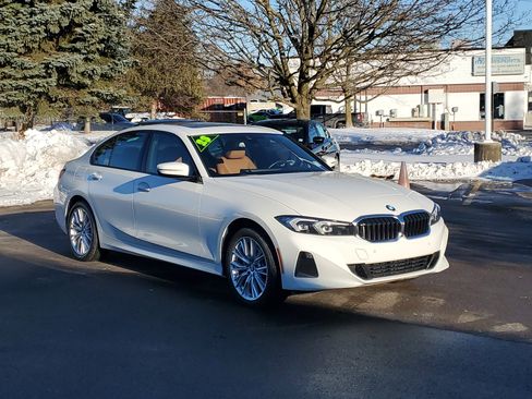 Certified 2023 BMW 330i xDrive Sedan w/ Convenience Package image 4