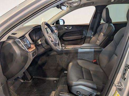 Used 2023 Volvo XC60 B5 Plus w/ Protection Package Premier image 12