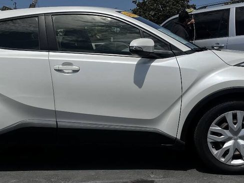 Used 2019 Toyota C-HR LE FWD image 5