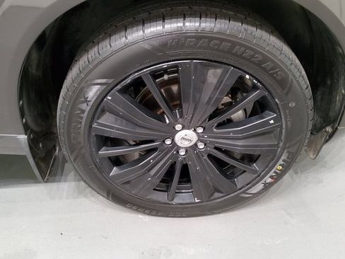 Used 2022 Volvo XC60 B5 Inscription w/ Advanced Package image 37