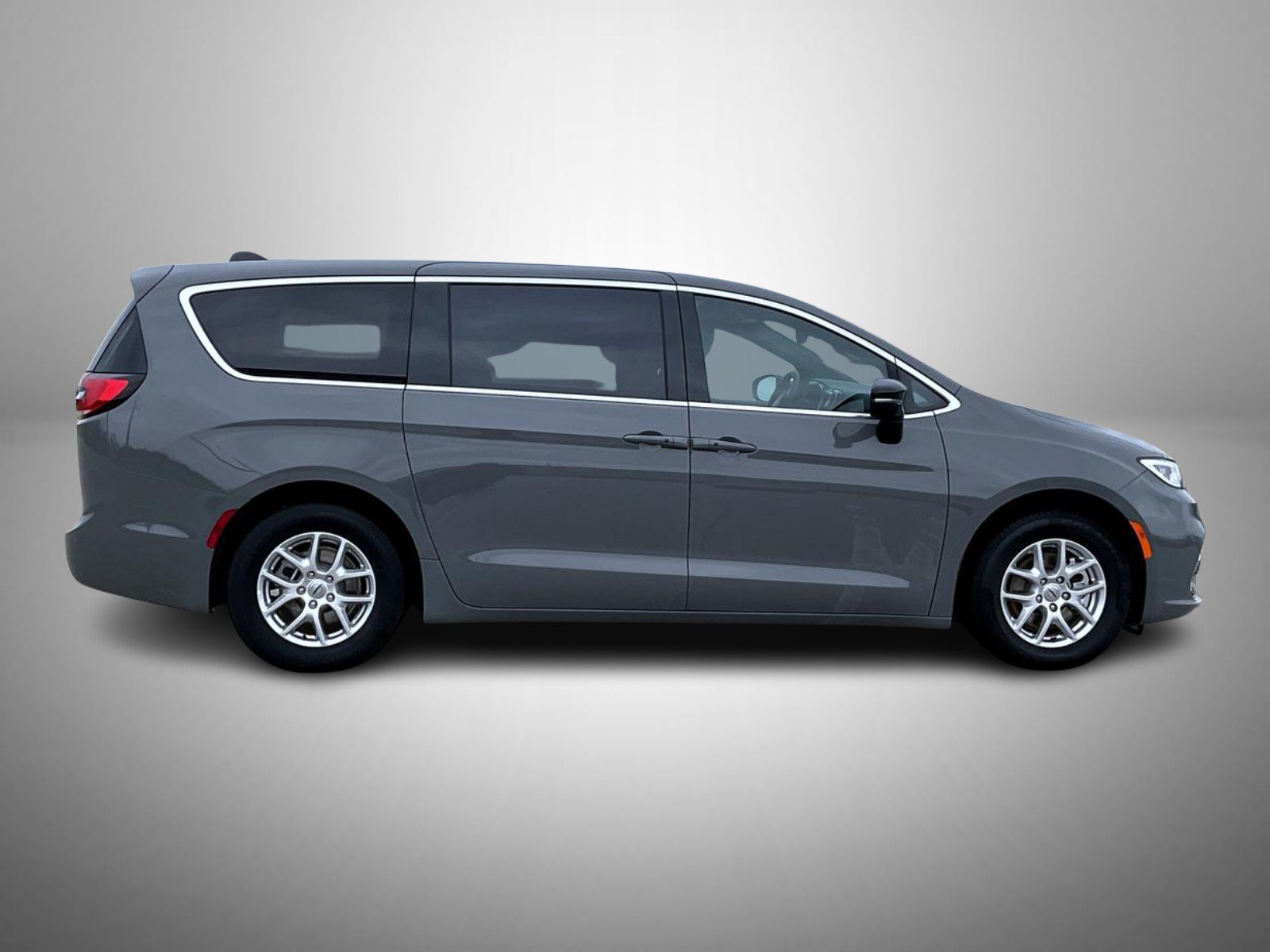Used 2025 Chrysler Pacifica Select FWD image 4