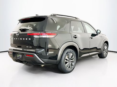 Used 2024 Nissan Pathfinder SV w/ SV Premium Package image 9